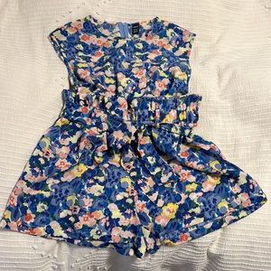 Paperbag elastic waist flowy floral shorts with matching cropped tank top
